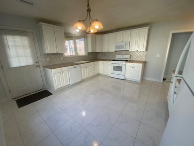 42 Yale Ave unit 1, Wakefield, MA 01880 - photo 5