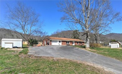 40 Moody Rd unit 2, Asheville, NC 28806 - photo 2