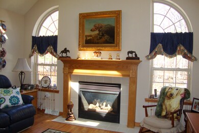 108 Winter Park Ln, Tafton, PA 18464 - photo 6