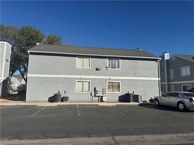 1901 Dwarf Star Dr, Las Vegas, NV 89115 - photo 4