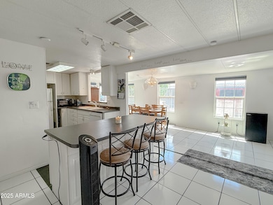 Entertainer's Floorplan