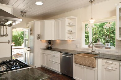 Fully Remodeled Kitchen