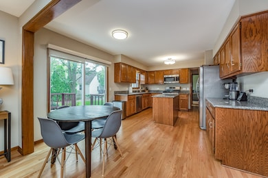 1852 Syracuse Rd, Naperville, IL 60565 - photo 6