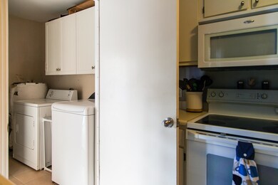 1733 Deerpath Drive-17