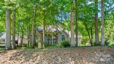 438 Lake Shore Dr, Fort Mill, SC 29715 - photo 2