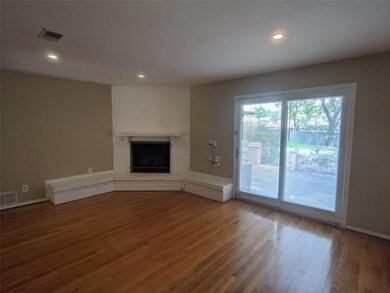 6922 Galemeadow Cir, Dallas, TX 75214 - photo 2