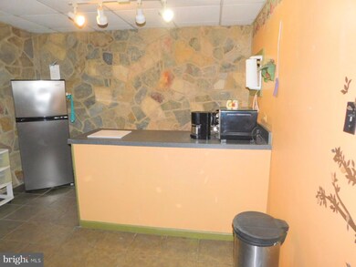 1838 Collinsville Rd, Cross Junction, VA 22625 - photo 5