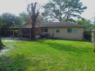 1319 Saddle Rock Dr, Houston, TX 77088 - photo 3