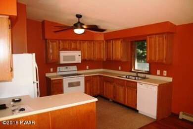 104 Hackberry Ln, Dingmans Ferry, PA 18328 - photo 2