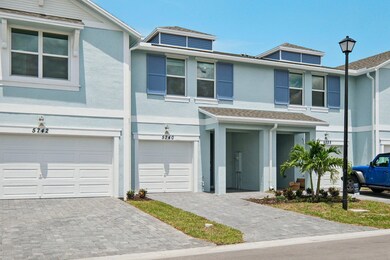 5740 SE Edgewater Cir, Stuart, FL 34997 - photo 4