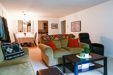 14 Hallmark Gardens unit 6, Burlington, MA 01803 - photo 4