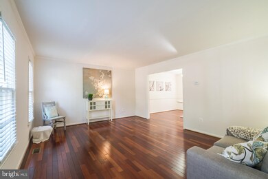 7708 Newington Forest Ave, Springfield, VA 22153 - photo 4