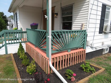 200 Depew Ave, Mayfield, PA 18433 - photo 4