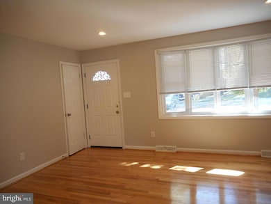 1600 Robin Ct, Fort Washington, MD 20744 - photo 3