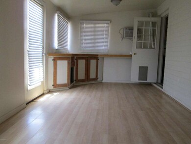 Large Arizona Room