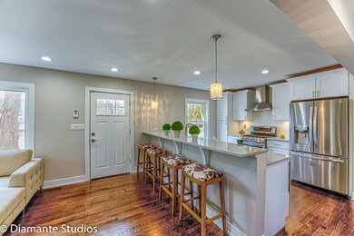 1027 S Saylor Ave, Elmhurst, IL 60126 - photo 2