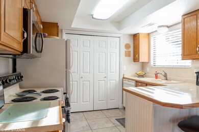 03_1839W950N_102_5_Kitchen_HiRes