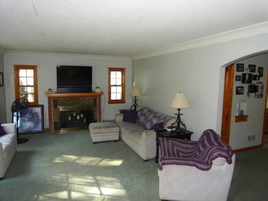 1903 Clay St, Cedar Falls, IA 50613 - photo 2