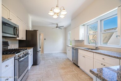 9-web-or-mls-14 byram shore rd, greenwic