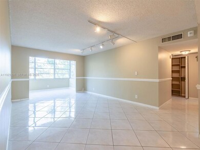 6600 Cypress Rd unit 406, Plantation, FL 33317 - photo 7
