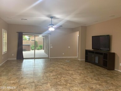 Greatroom with 9' ceiling