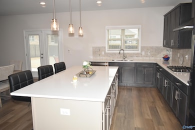Huge island, great for entertaining..
