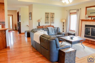 4127 SW Lincolnshire Rd, Topeka, KS 66610 - photo 4