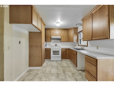 2093 19th St, West Linn, OR 97068 - photo 5