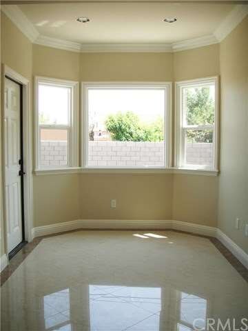 BREAKFAST NOOK OPEN TO KITCHEN AND FAMILY ROOM
