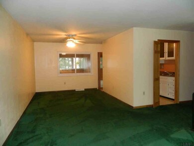 10 Woodland Ct, Saratoga Springs, NY 12866 - photo 4