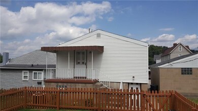 One bedroom apartment above the two car detached g