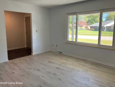 1512 Cypress Dr, Radcliff, KY 40160 - photo 3