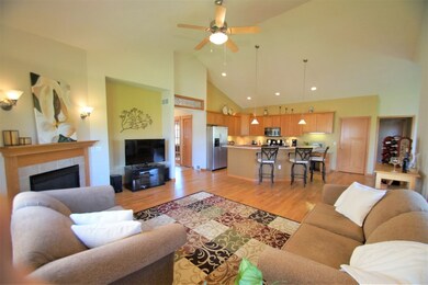 5206 Ninebark Dr, Fitchburg, WI 53711 - photo 4