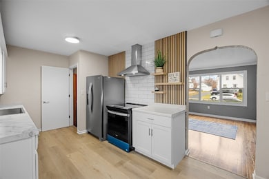 530 37th St NE, Cedar Rapids, IA 52402 - photo 7