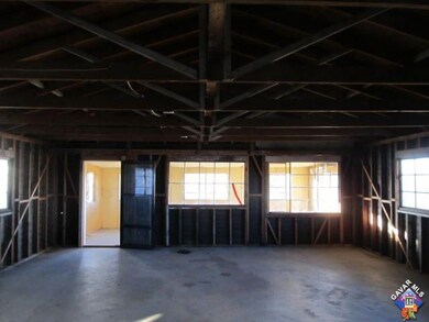 16900 Seneca Rd, Victorville, CA 92395 - photo 5