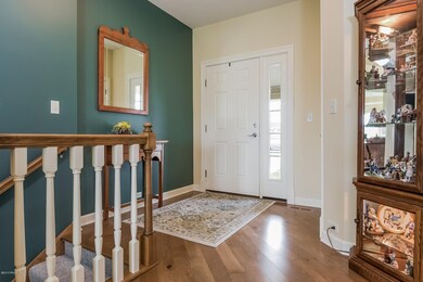 004-Foyer-1959332-medium