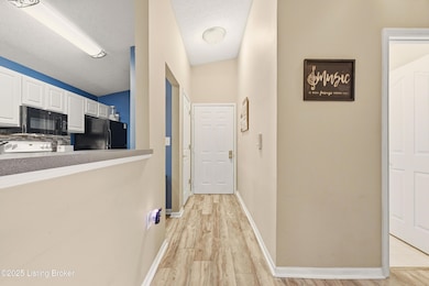 1305 Taxus Top Ln unit 201, Louisville, KY 40243 - photo 2