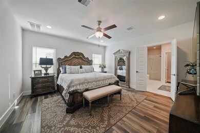 1430 W 34th 1/2 St, Houston, TX 77018 - photo 4