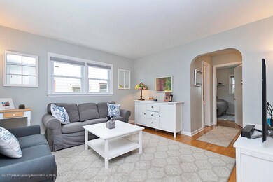 (2) MAIN FLOOR Living Room