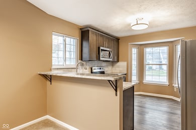 9019 Crook Dr, Indianapolis, IN 46256 - photo 6