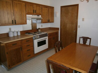 Kitchen dining area