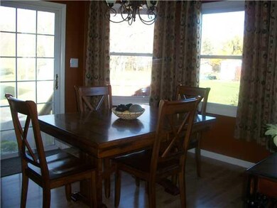 2739 Homeyer Rd, North Tonawanda, NY 14120 - photo 3