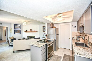 2148 Beechtree Dr, Uniontown, OH 44685 - Kitchen