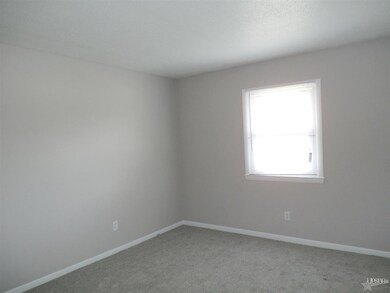 2916 Shalimar Cir, Fort Wayne, IN 46808 - photo 3