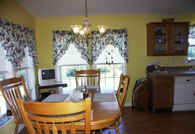 106 W Grace Ave, Cresco, PA 18326 - photo 7