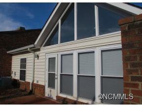 208 Forrestwood Ct, Hendersonville, NC 28792 - photo 2