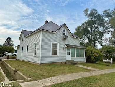 102 Walnut St, Floris, IA 52560 - photo 2