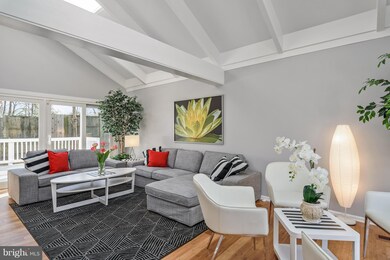 9333 Raintree Rd, Burke, VA 22015 - photo 4