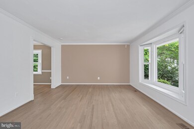 8454 Hunt Valley Dr, Vienna, VA 22182 - photo 4