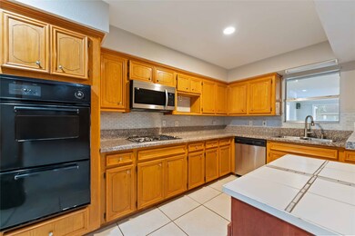 201 Midway Dr, Baytown, TX 77521 - photo 5